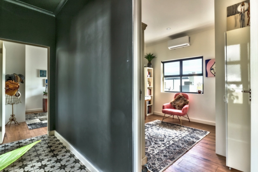 To Let 3 Bedroom Property for Rent in Sandown Western Cape